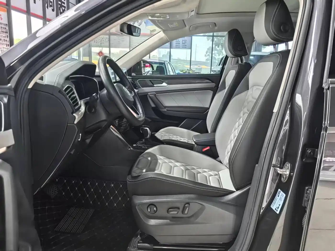 Volkswagen Tayron 2023 330TSI 2WD Luxury Plus Advanced Edition фото 9