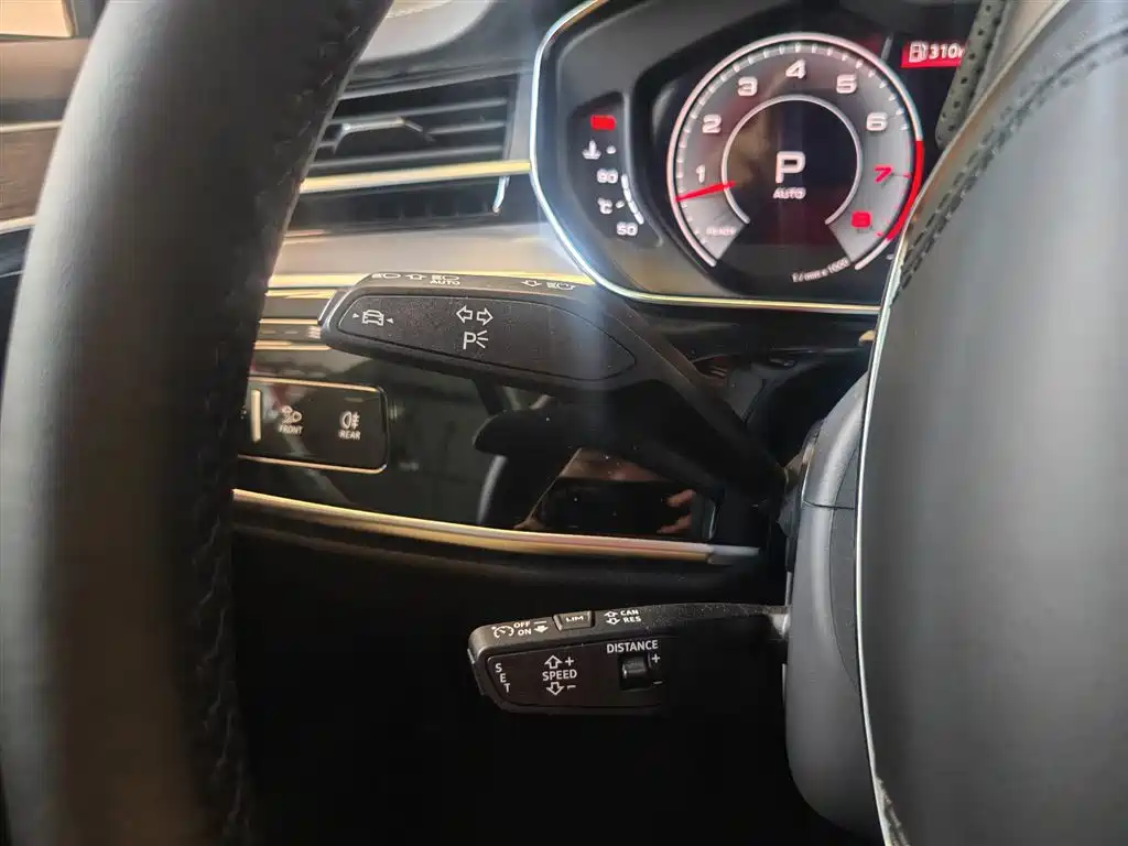 Фото 12 - Audi A8