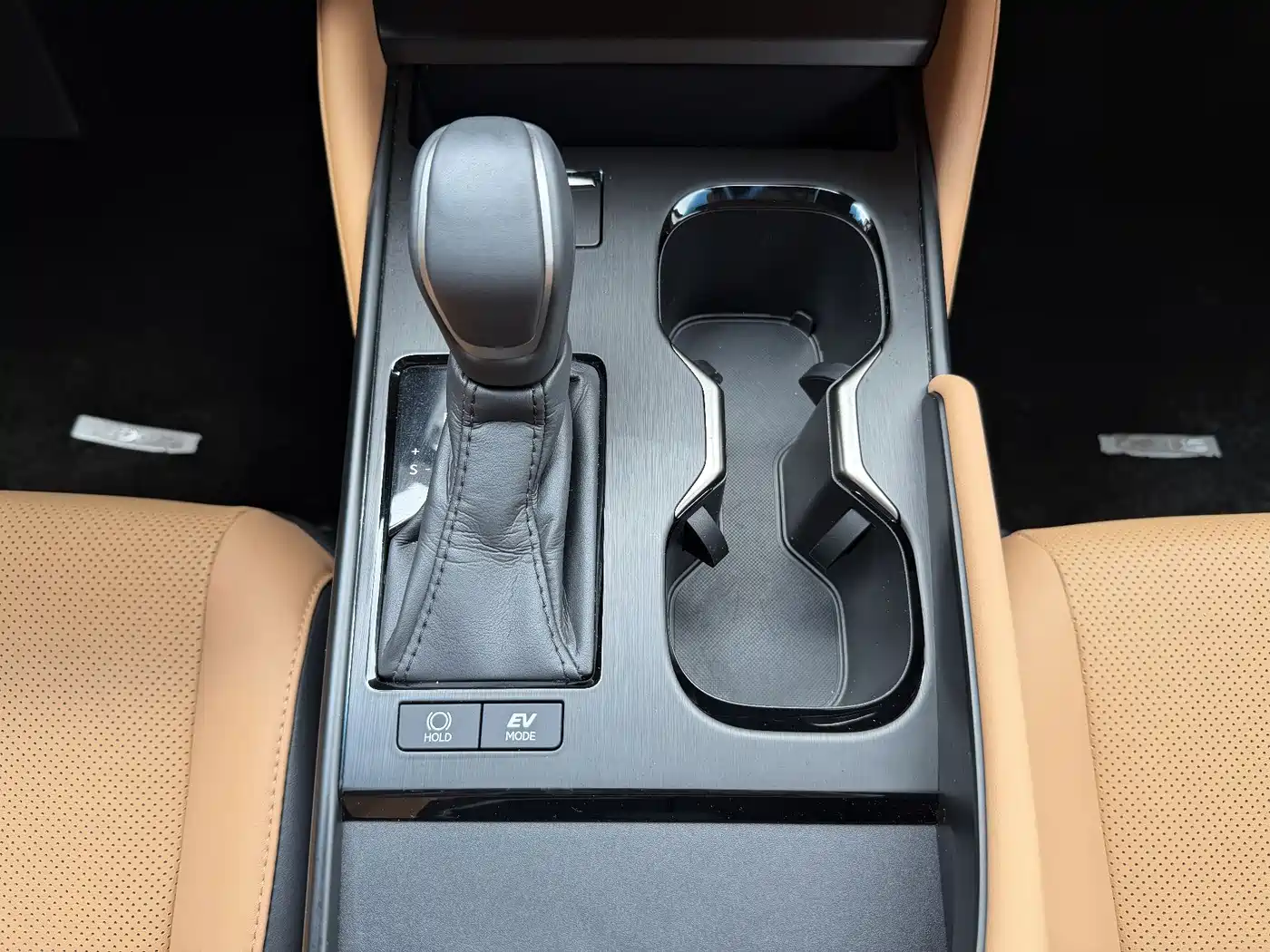 Lexus ES 2025 300h Ultimate Edition фото 12