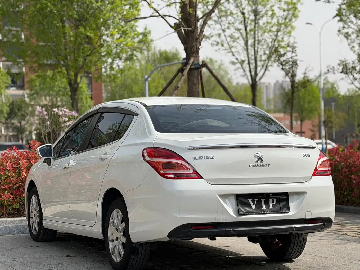 Peugeot 308 2014 Model Joy Edition Classic 1.6L Automatic Superior Style фото 4