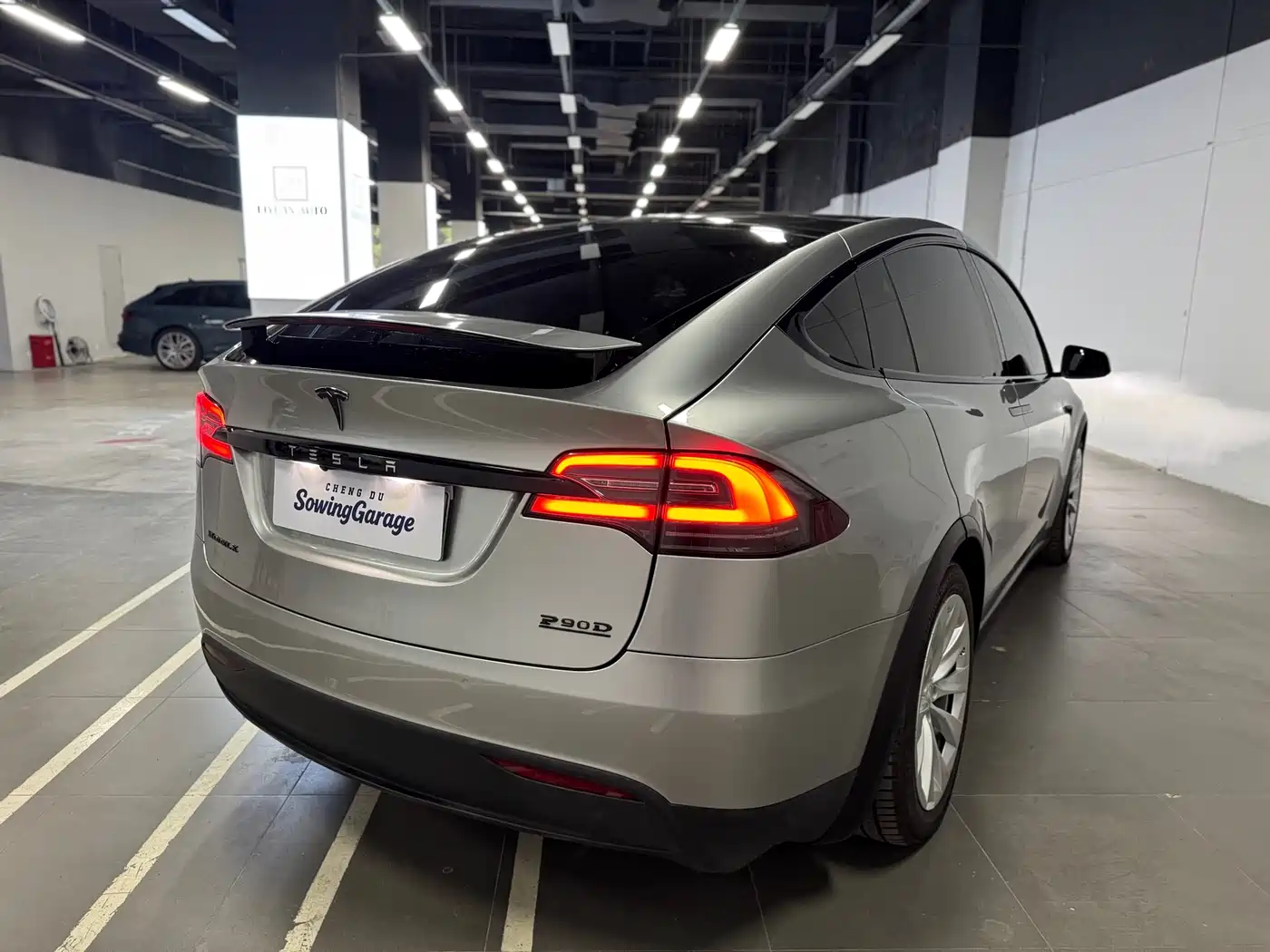 TESLA MODEL X