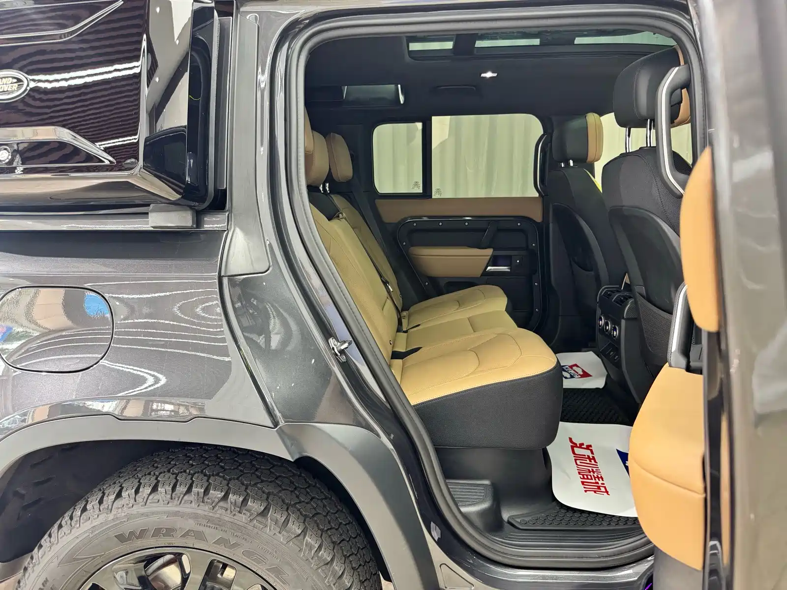 Фото 17 - Land Rover Defender