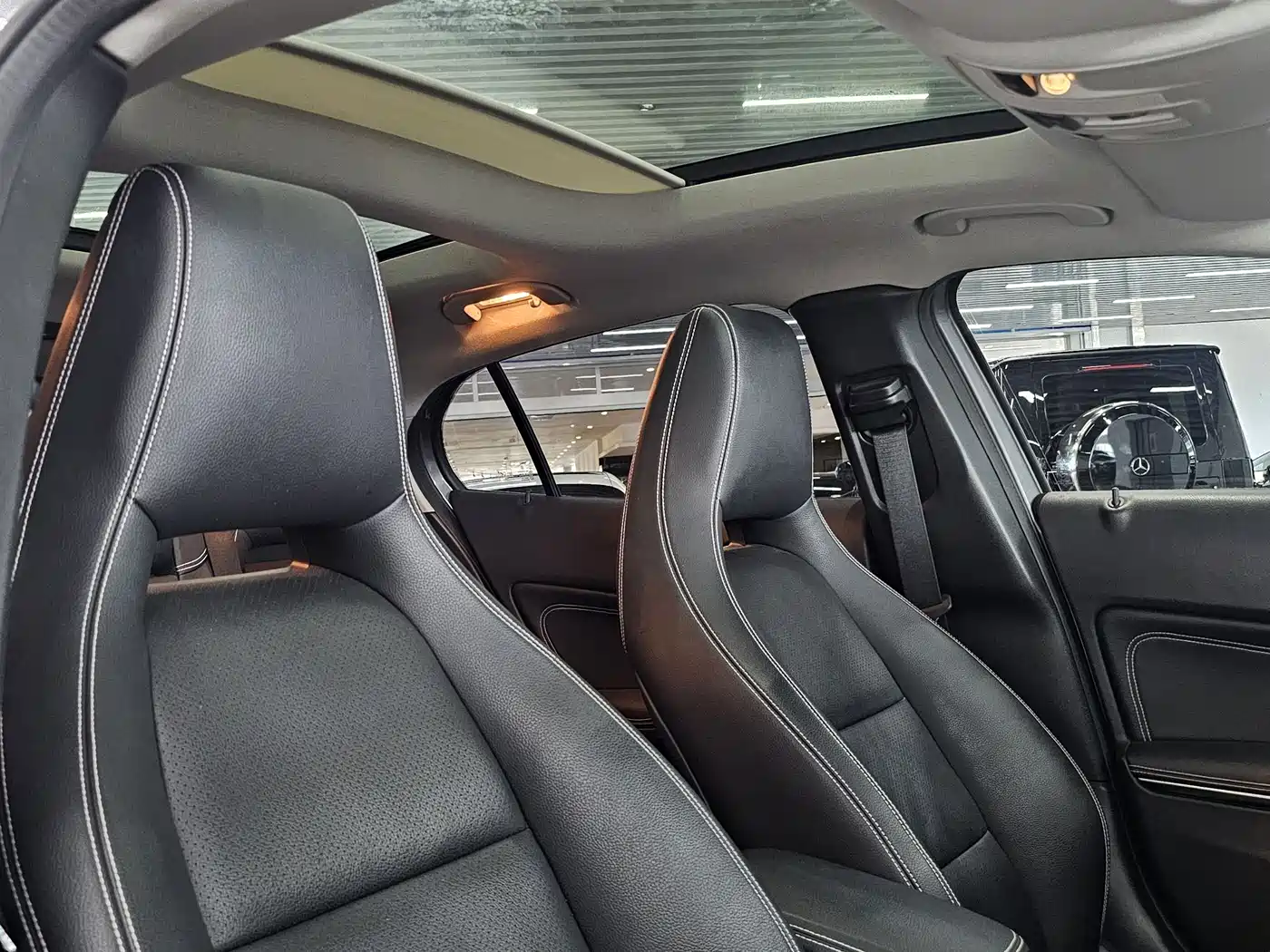 Mercedes-Benz GLA 2015 GLA 220 4MATIC Fashion Edition фото 10