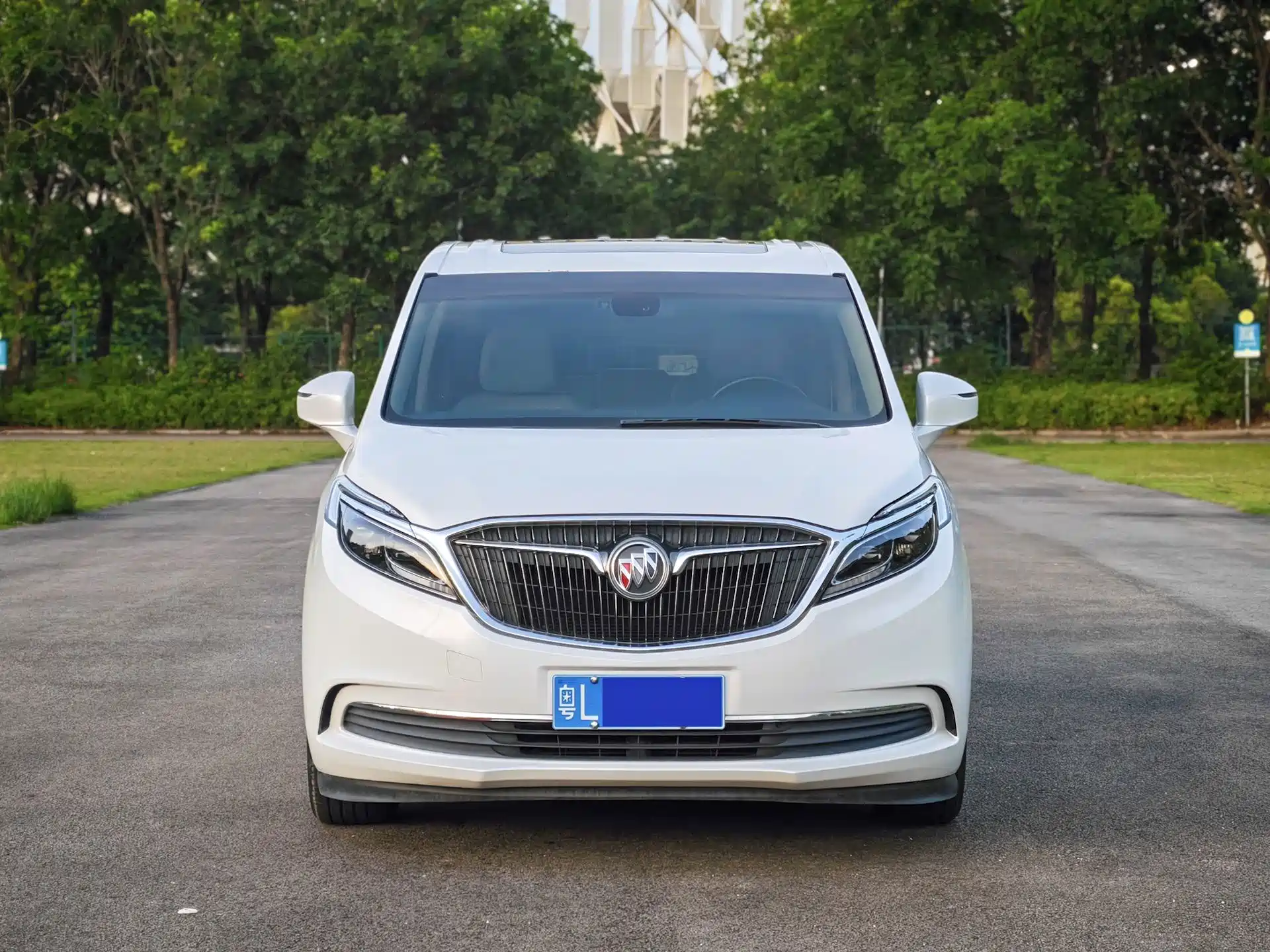 Фото 2 - Buick GL8