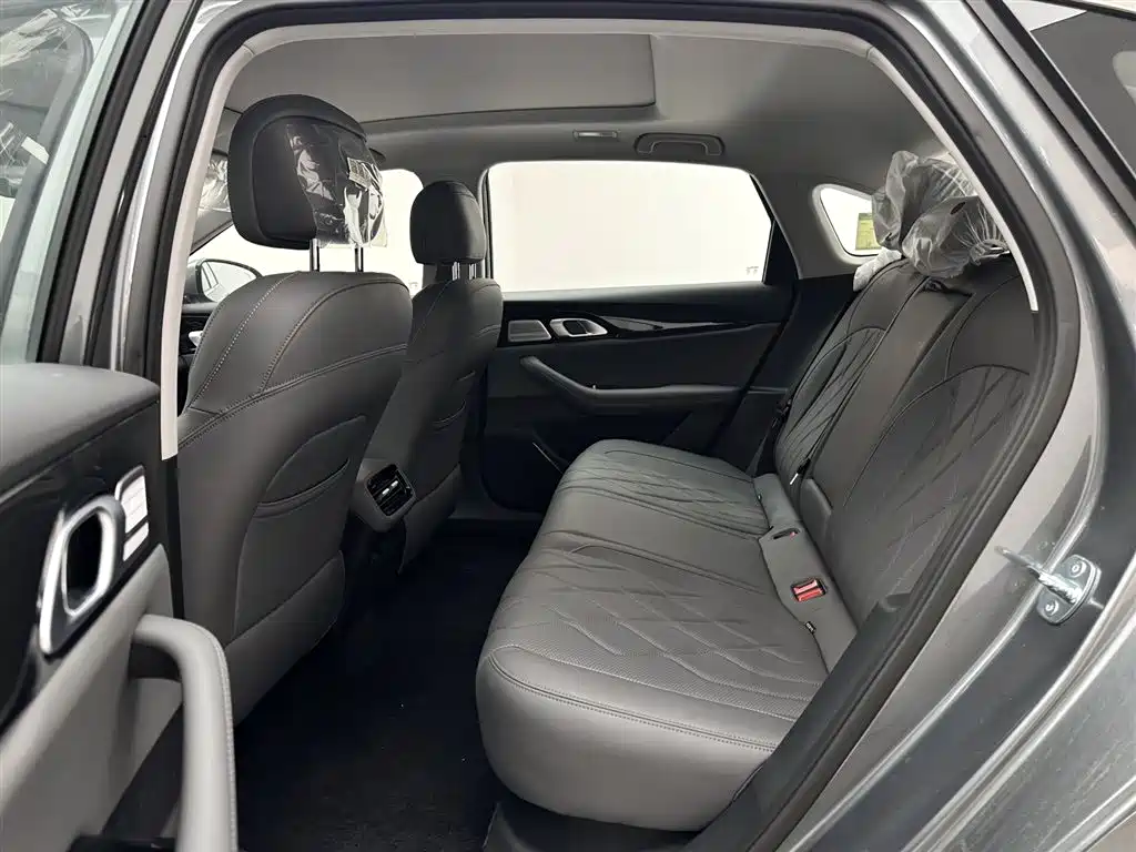 Geely Galaxy Galaxy A7 2025 EM-i 150km Explorer+ Edition фото 14