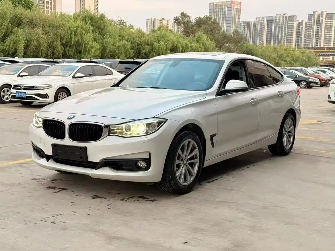 BMW 3 Series GT 2013 Model 320i Leading
