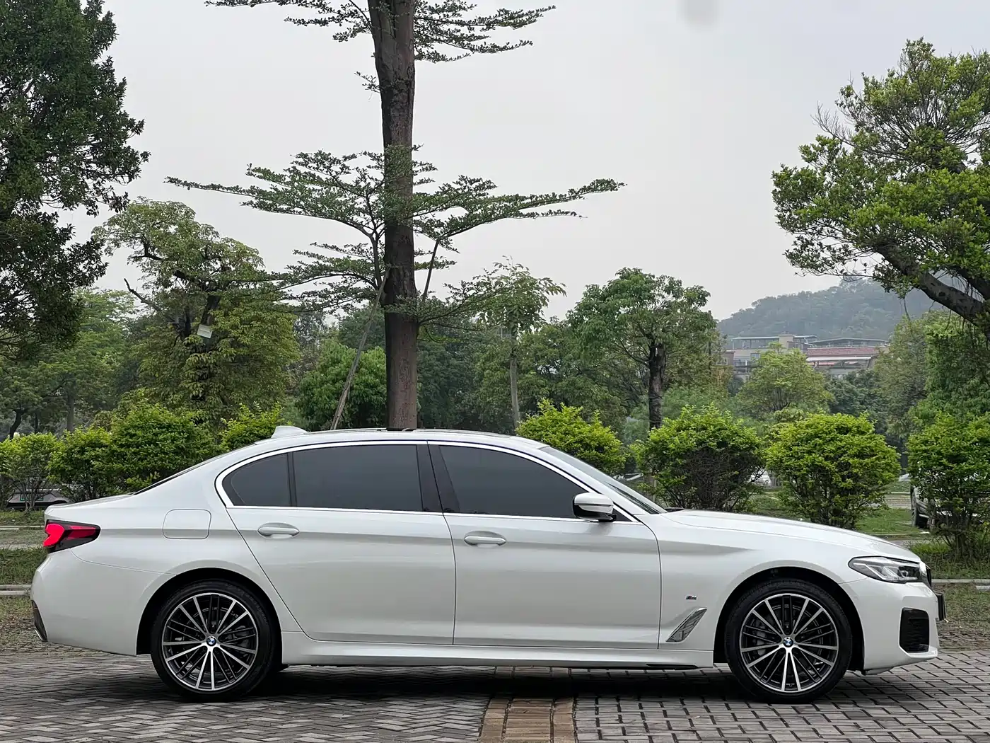 BMW 5 Series 2022 530Li Leading M Sport Package фото 5