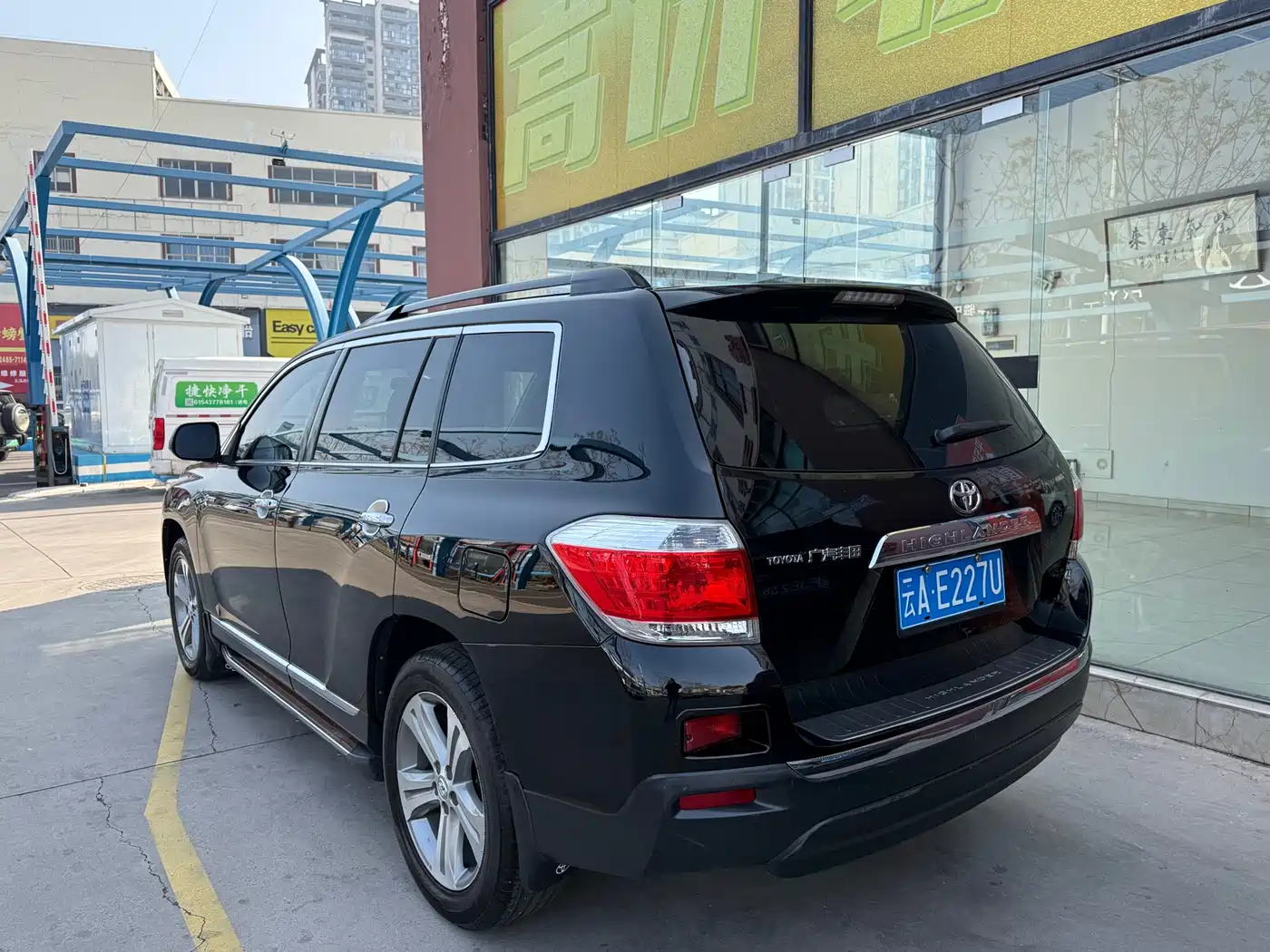 Toyota Highlander 2012 2.7L 2WD 7-Seater Luxury Edition фото 3