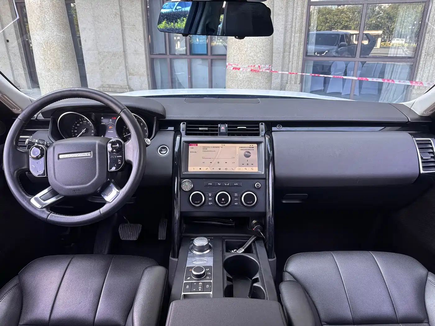 Land Rover Discovery 2019 3.0 SC V6 SE фото 18