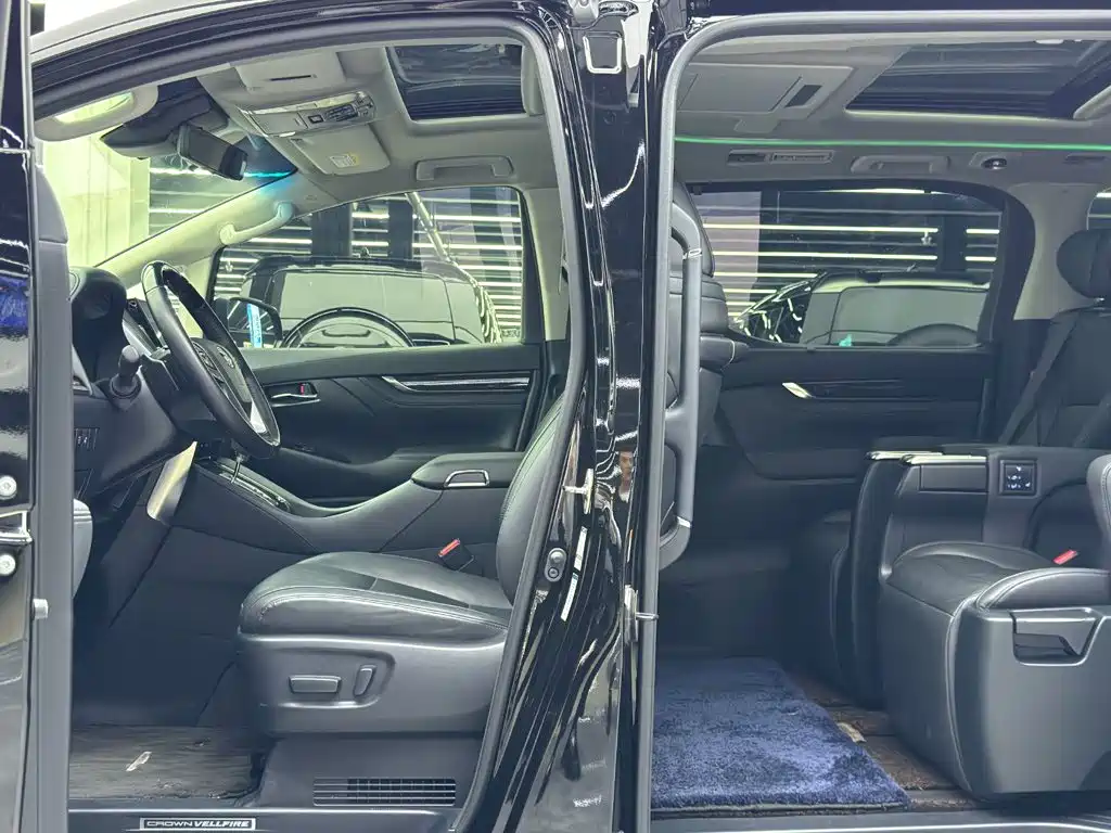 Toyota Vellfire 2023 2023 Crown Hybrid 2.5L HV Luxury