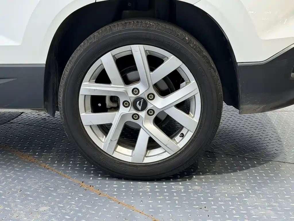 Photo 17 - Jetta VS5