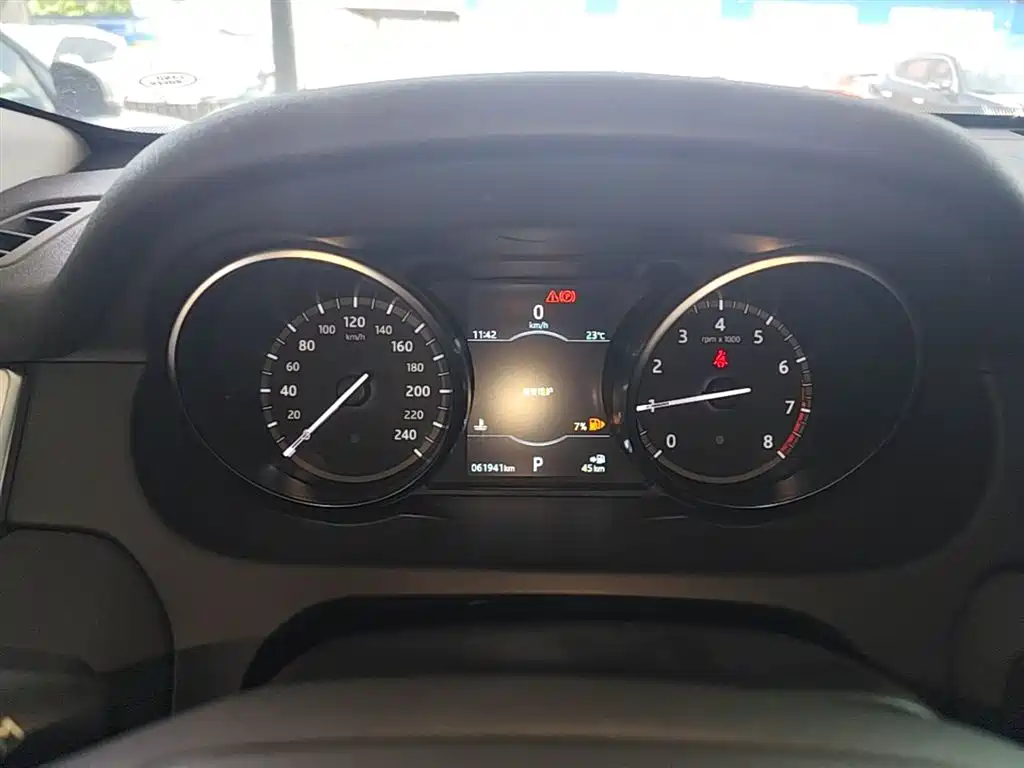 Land Rover Discovery Sport 2019 240PS SE Edition China VI фото 12