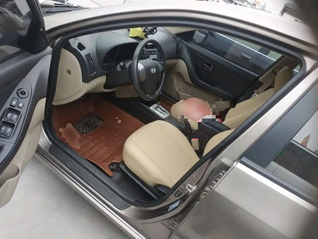 Hyundai Elantra 2015 1.6L Automatic Comfort фото 16