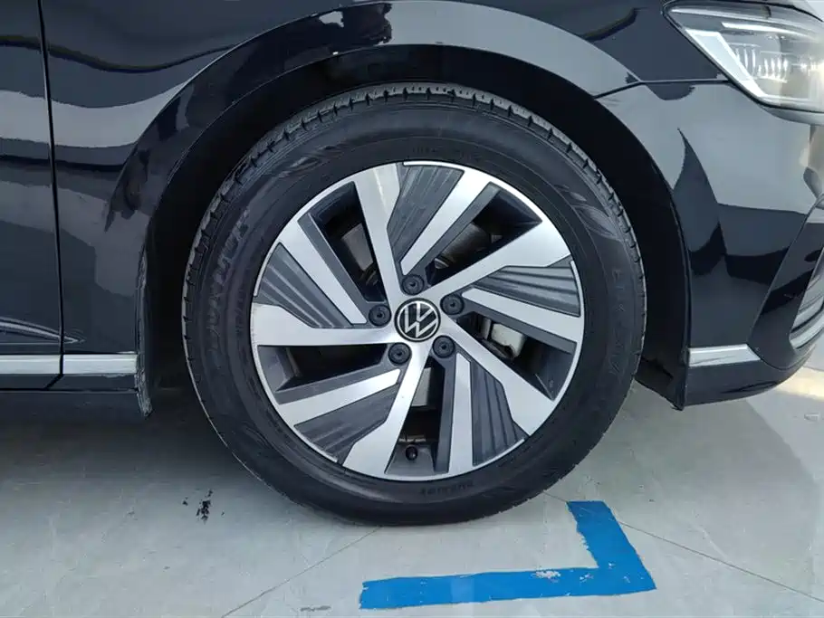 VOLKSWAGEN MAGOTAN GTE PLUG IN HYBRID