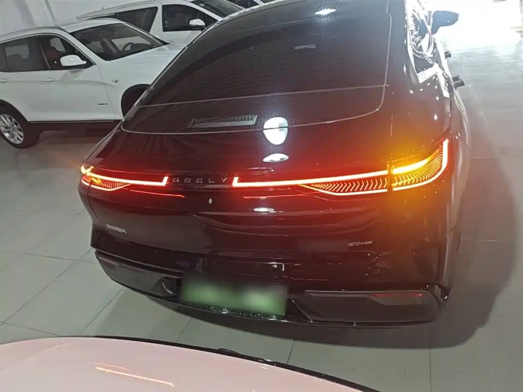 Geely Galaxy Galaxy Xingyao 8 2025 130km EM-P Starship Edition фото 6