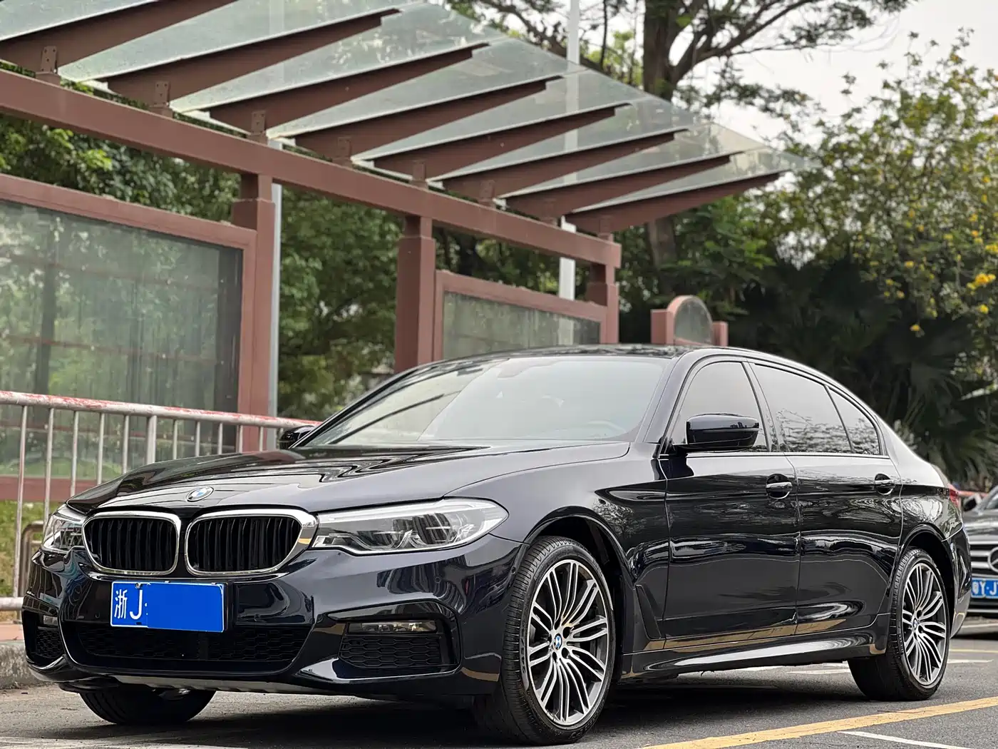BMW 5 Series 2019 530Li xDrive M Sport Package