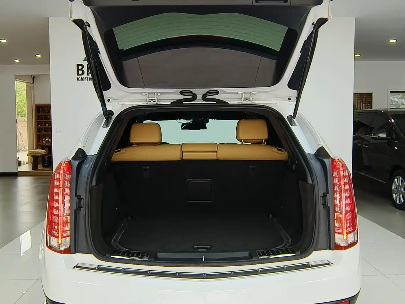 Cadillac SRX 2014 3.0L Flagship Model фото 29