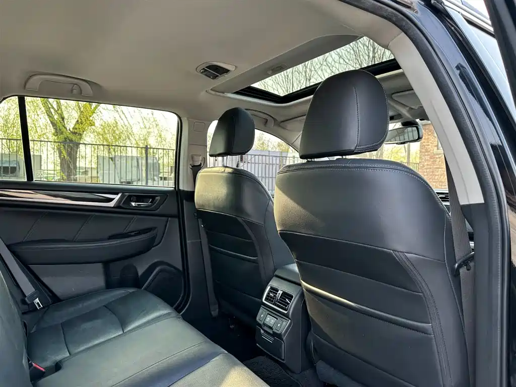SUBARU OUTBACK