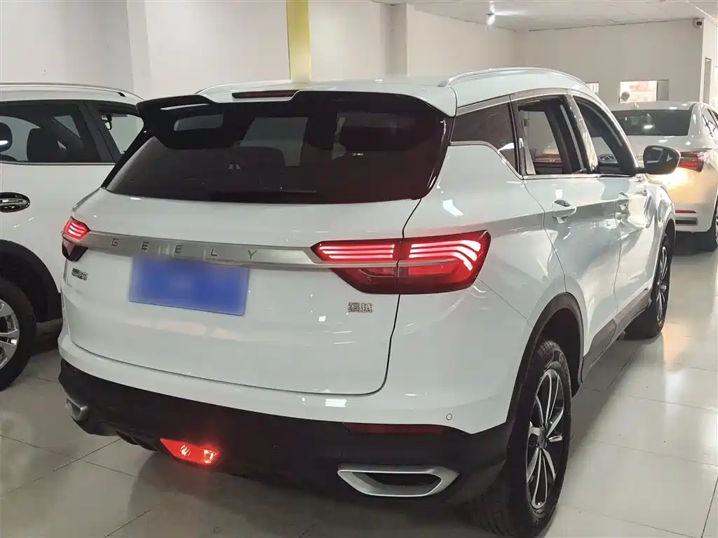 Фото 5 - Geely Coolray