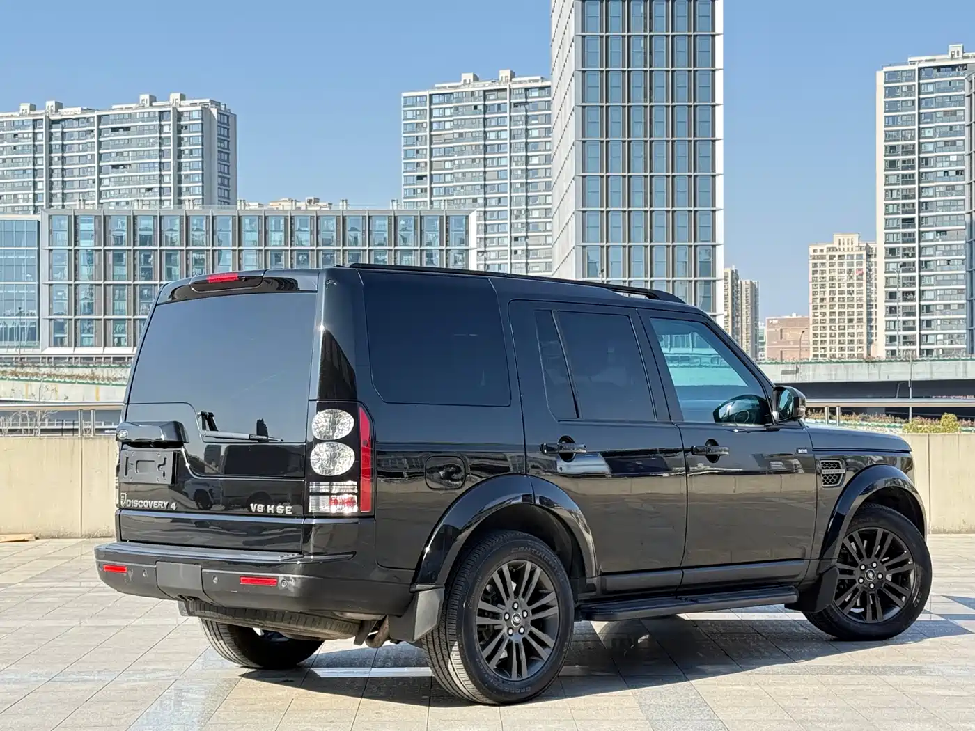 Land Rover Discovery 2015 3.0 SC V6 SE фото 17