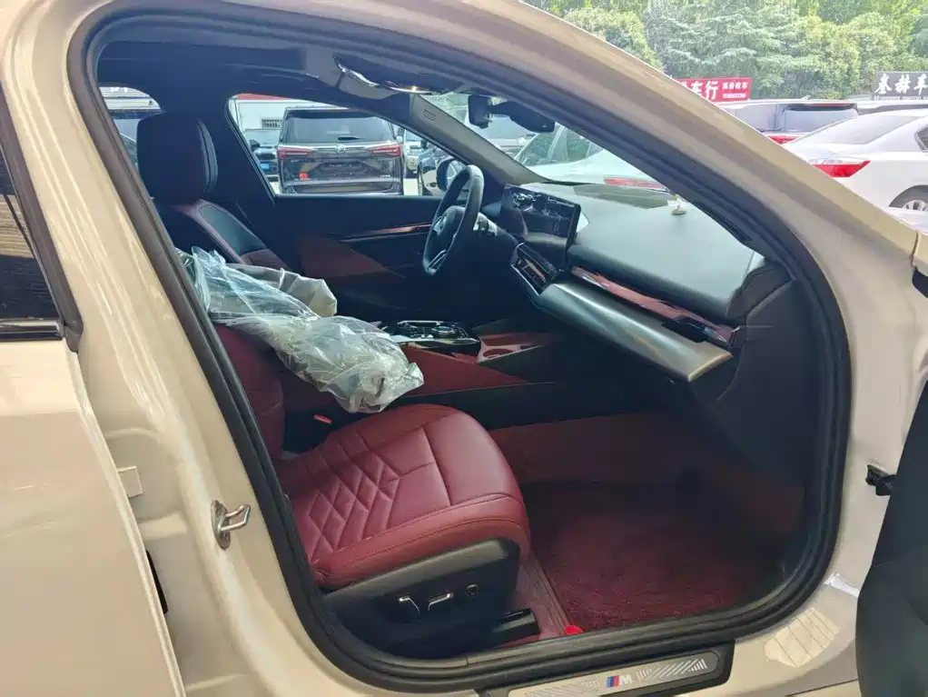 Photo 8 - BMW 5 Series