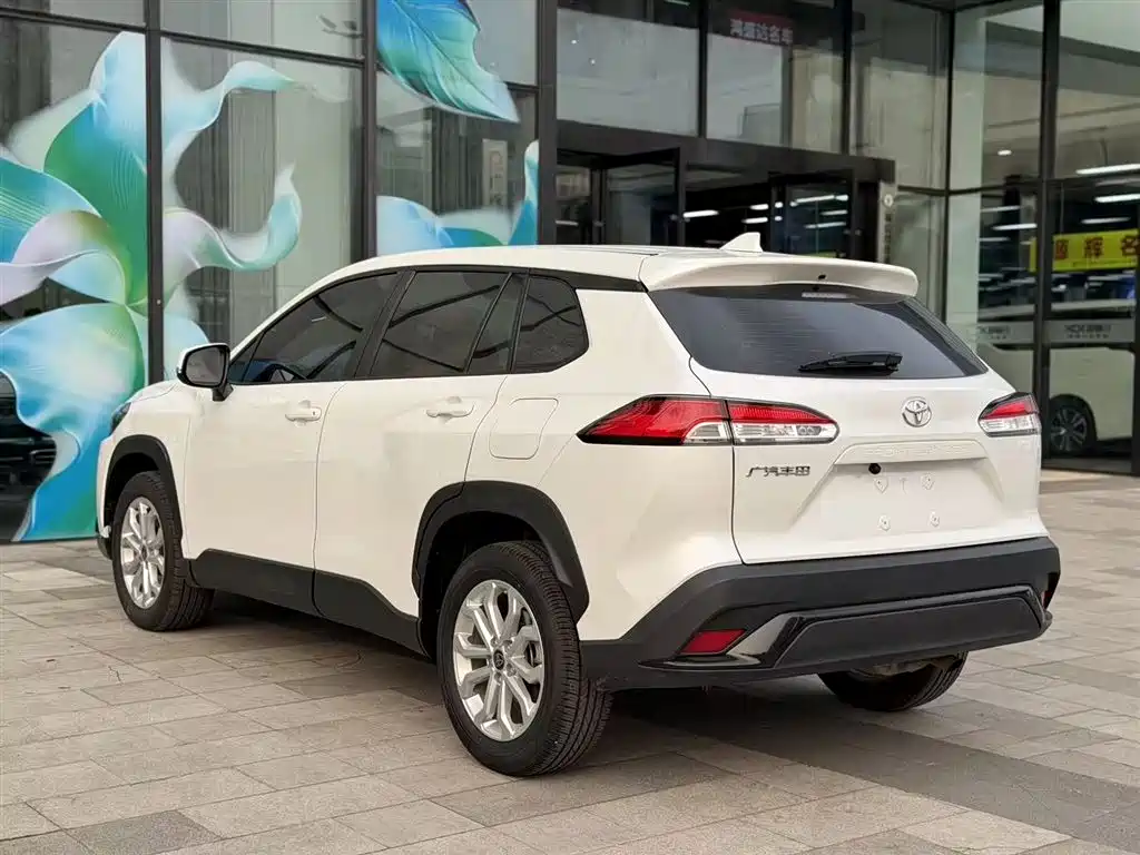 Toyota Frontlander 2023 2.0L CVT Leading Edition фото 12