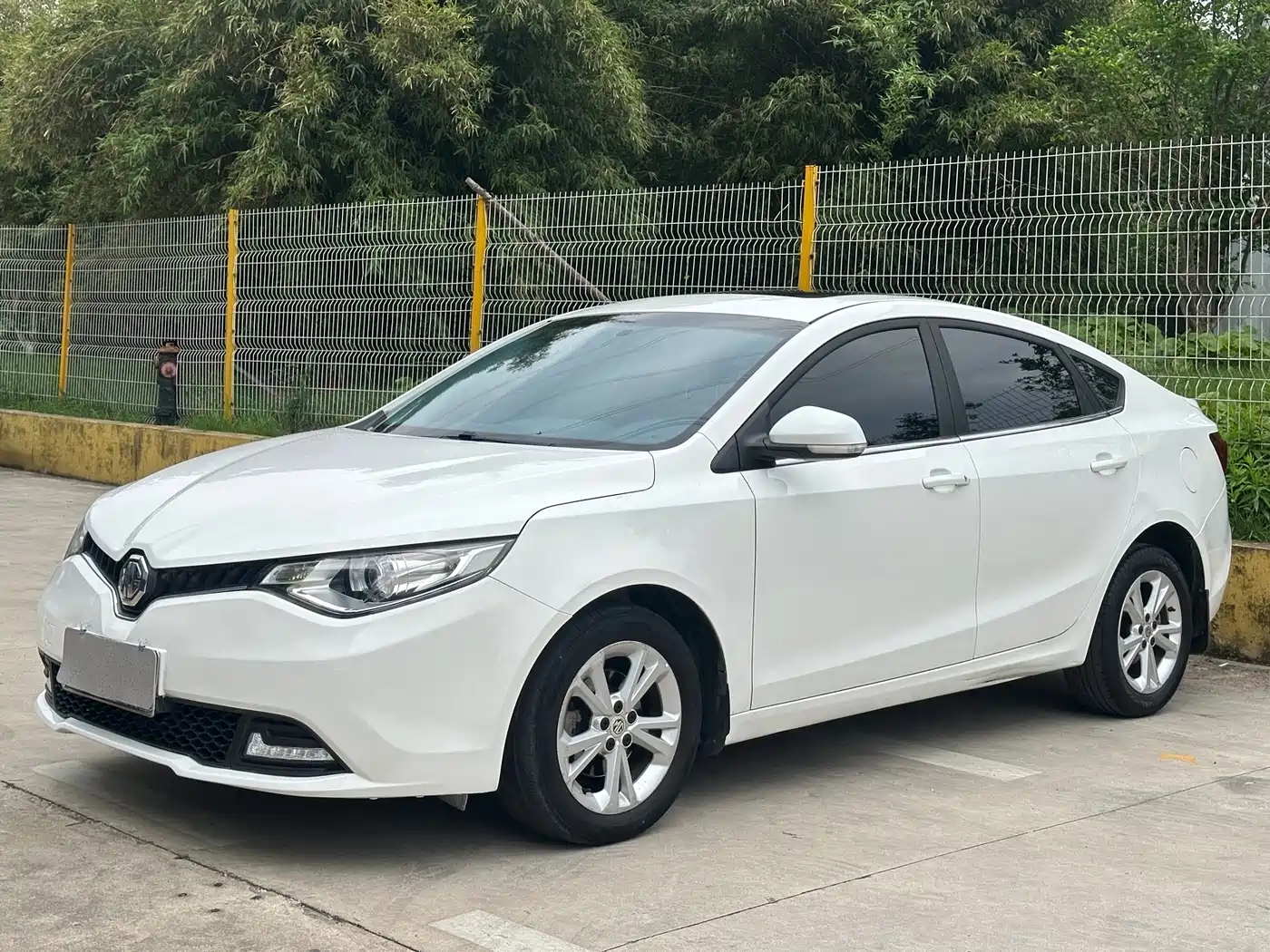 MG GT 2017 2016 Model 1.5L Automatic Premium Luxury Edition