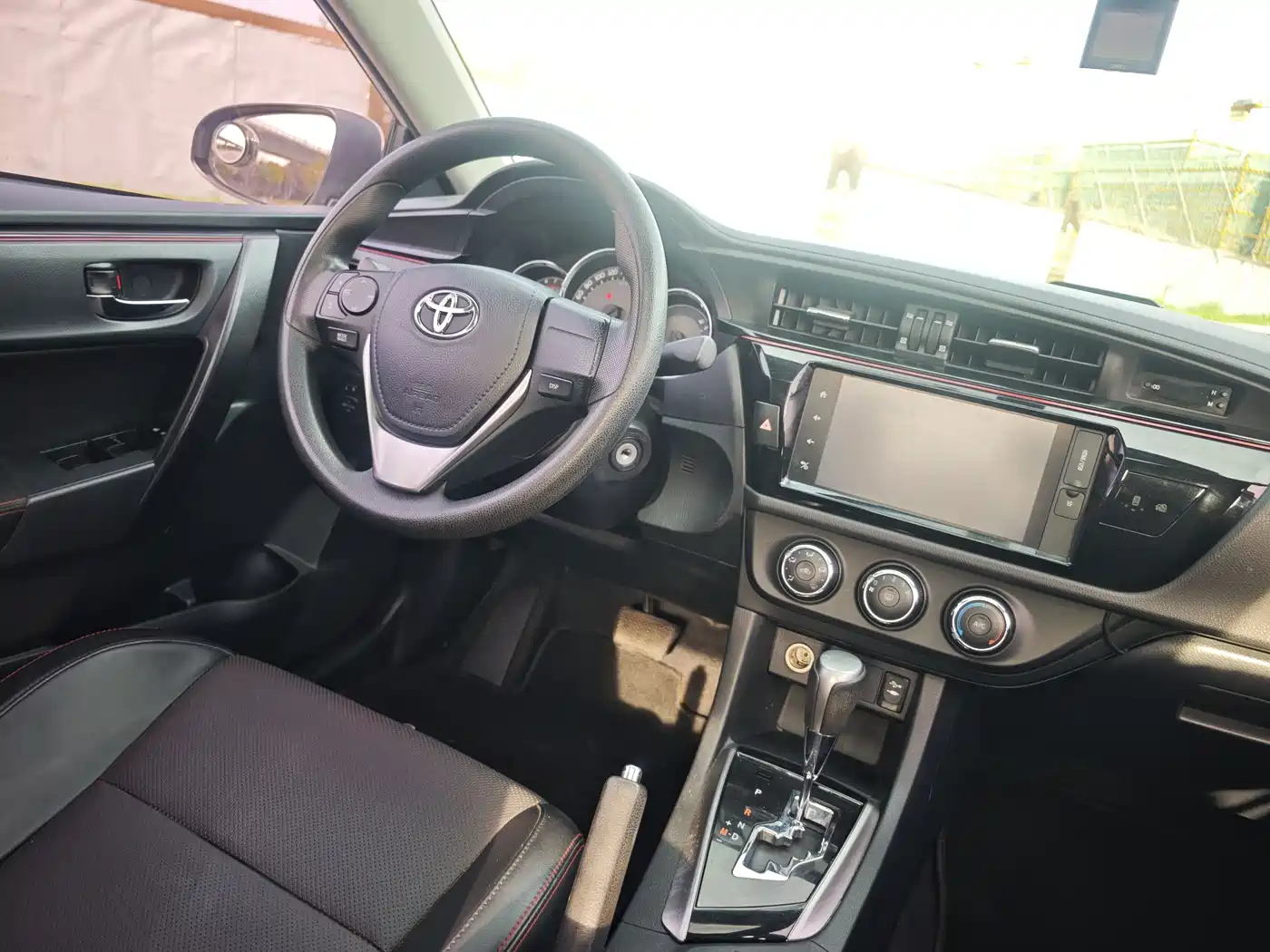 Toyota Levin 2017 1.2T V CVT Luxury Edition фото 12