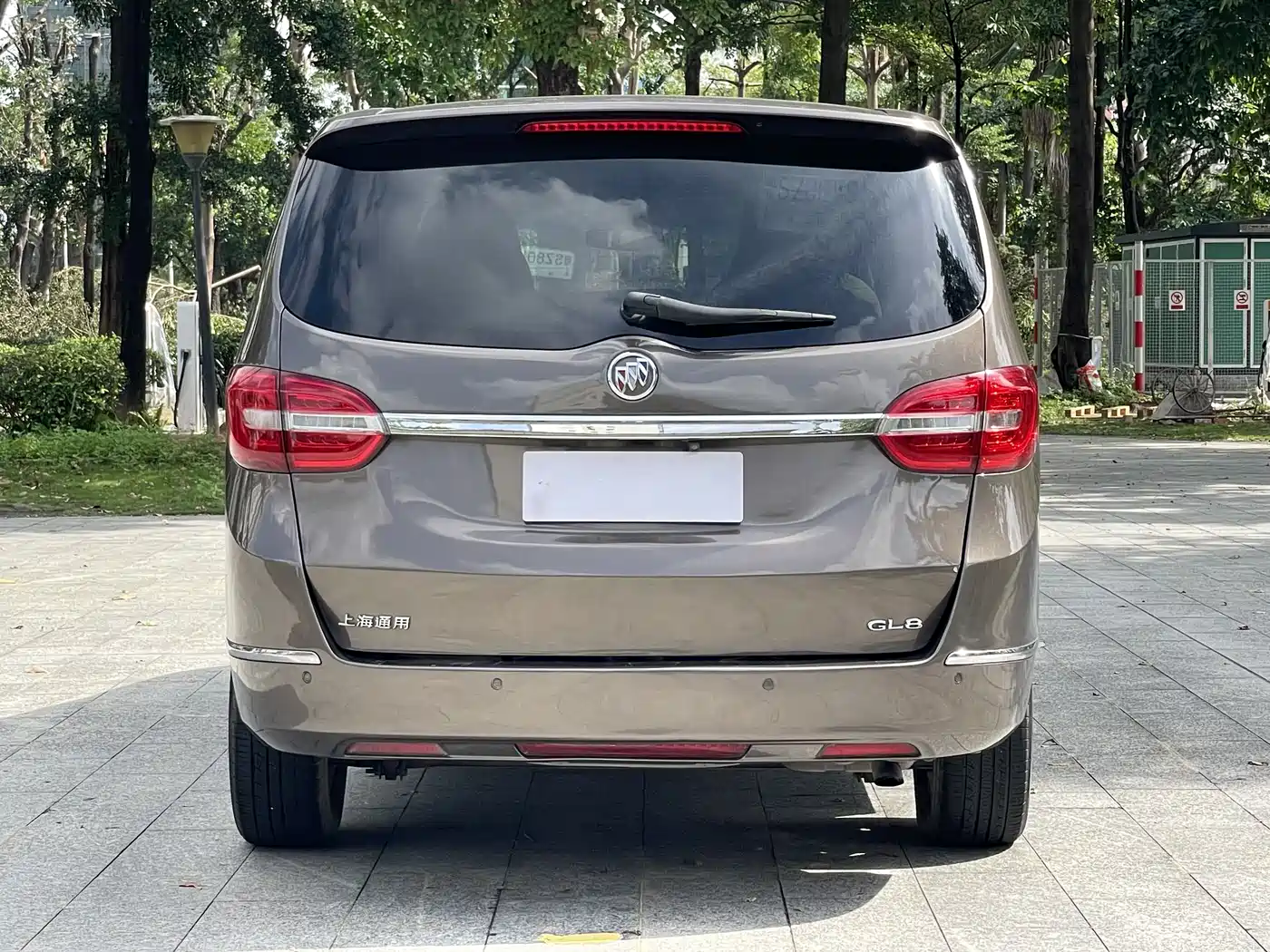 Buick GL8 2014 2.4L CT Luxury Business Comfort фото 14