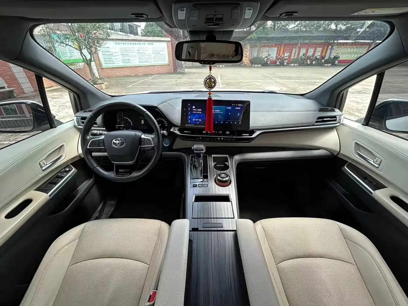 Toyota Sienna 2021 2.5L Hybrid Premium Edition фото 7