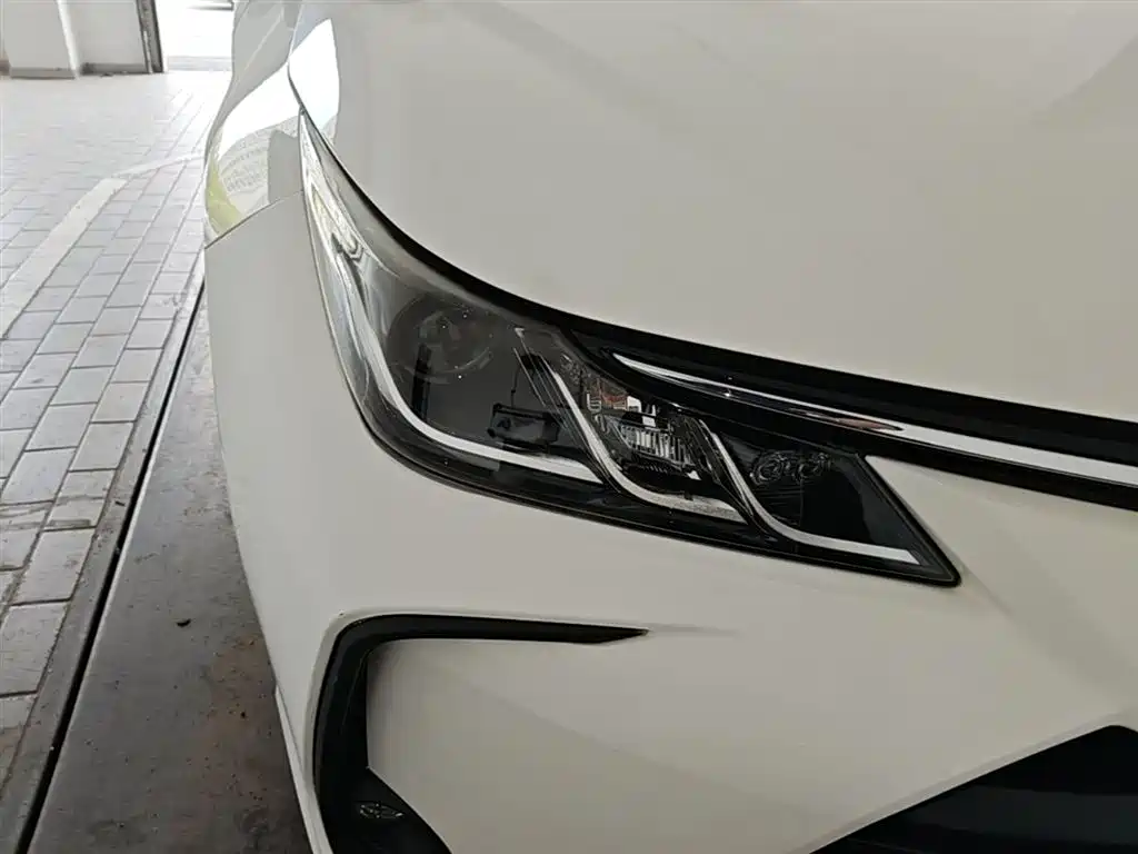 Toyota Corolla 2021 1.2T S-CVT Elite Edition фото 13