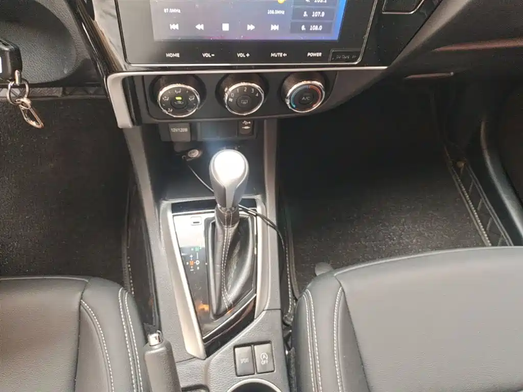 Toyota Levin 2017 Facelift 185T CVT Elite (China V) фото 14