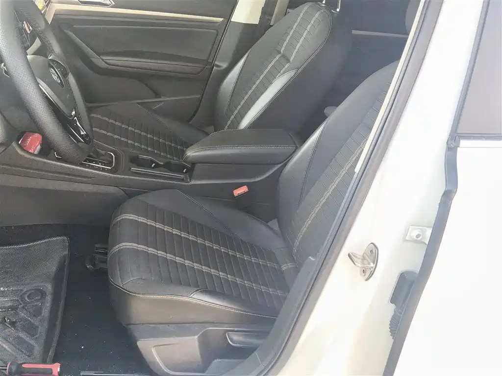 Volkswagen Lavida 2018 Hatchback 200TSI DSG Comfort Edition China V фото 11