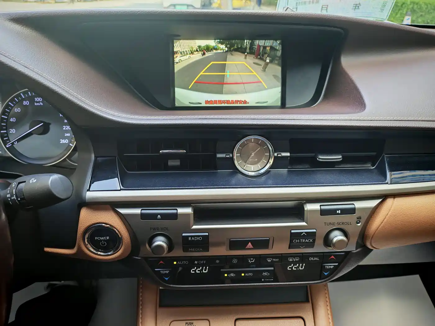 Lexus ES 2015 300h Comfort Edition фото 12