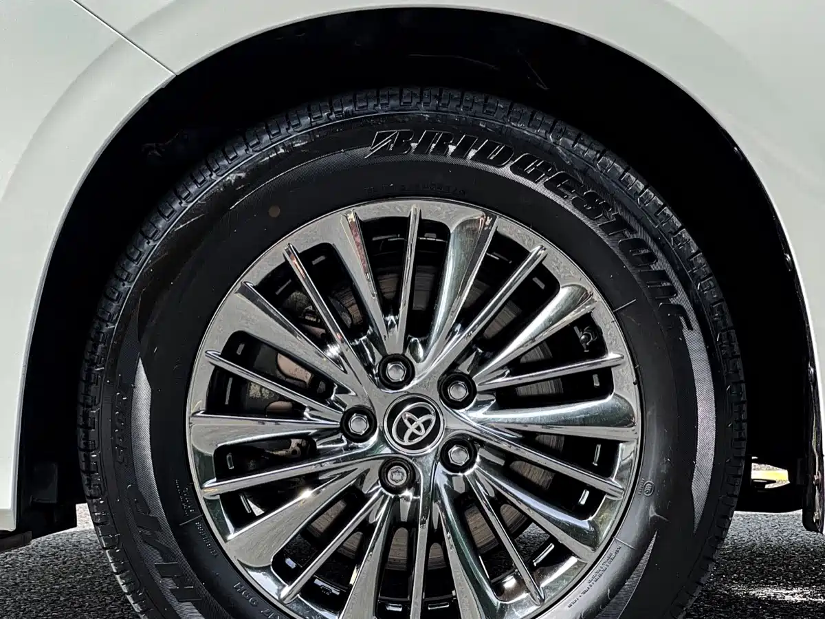Toyota Alphard 2021 Hybrid 2.5L Luxury фото 20