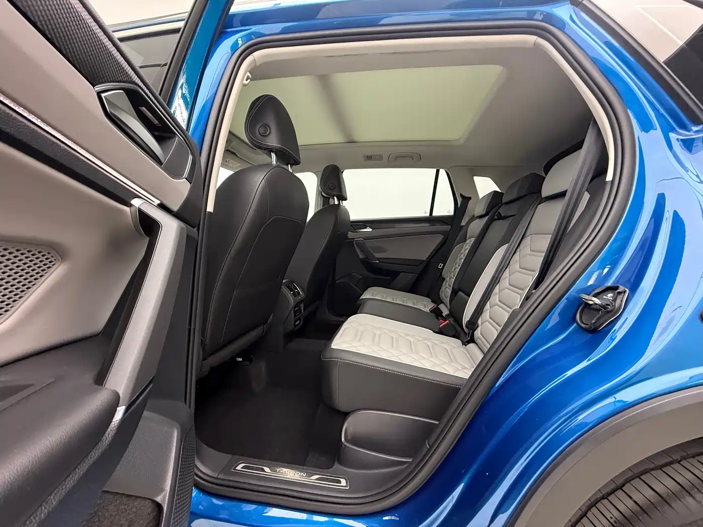 Volkswagen Tayron 2023 280TSI 2WD Luxury Plus Advanced Edition фото 13