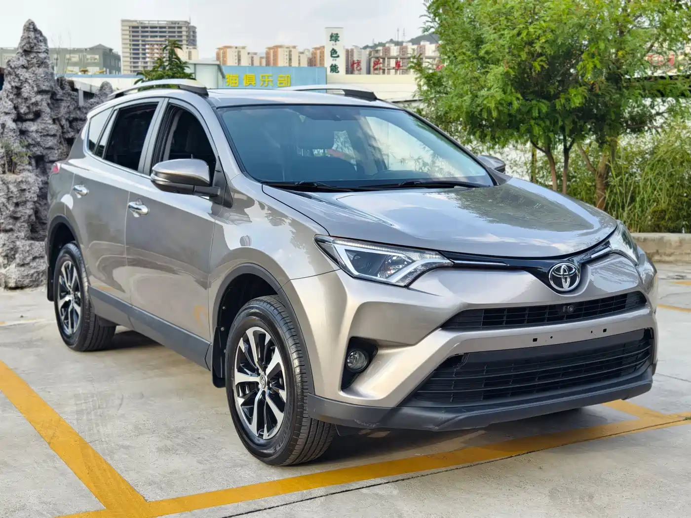 Toyota RAV4 Rongfang 2016 2.0L CVT 2WD Trend (China V) фото 3