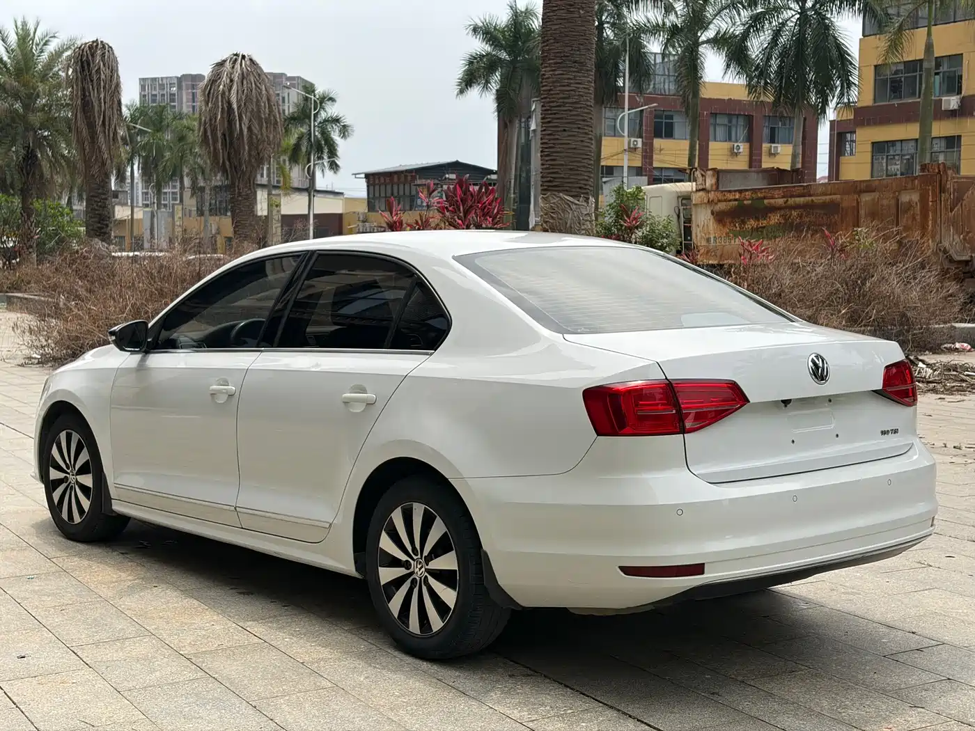 Volkswagen Sagitar 2018 180TSI DSG Premium Edition фото 4