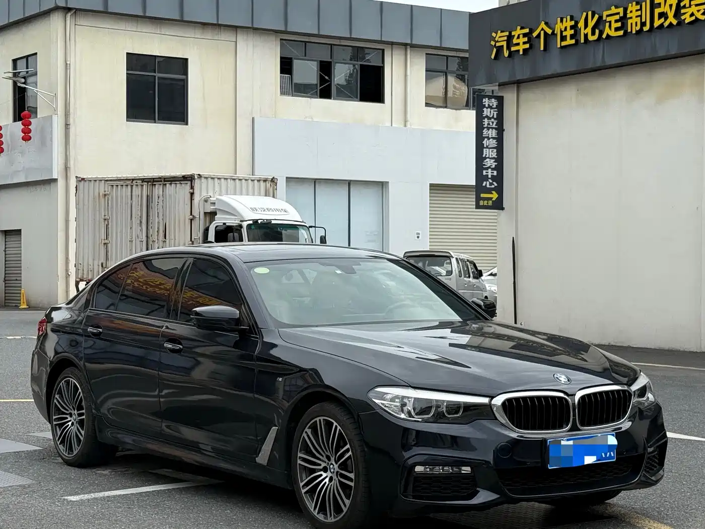 BMW 5 Series 2018 530Li Leading M Sport Package фото 3