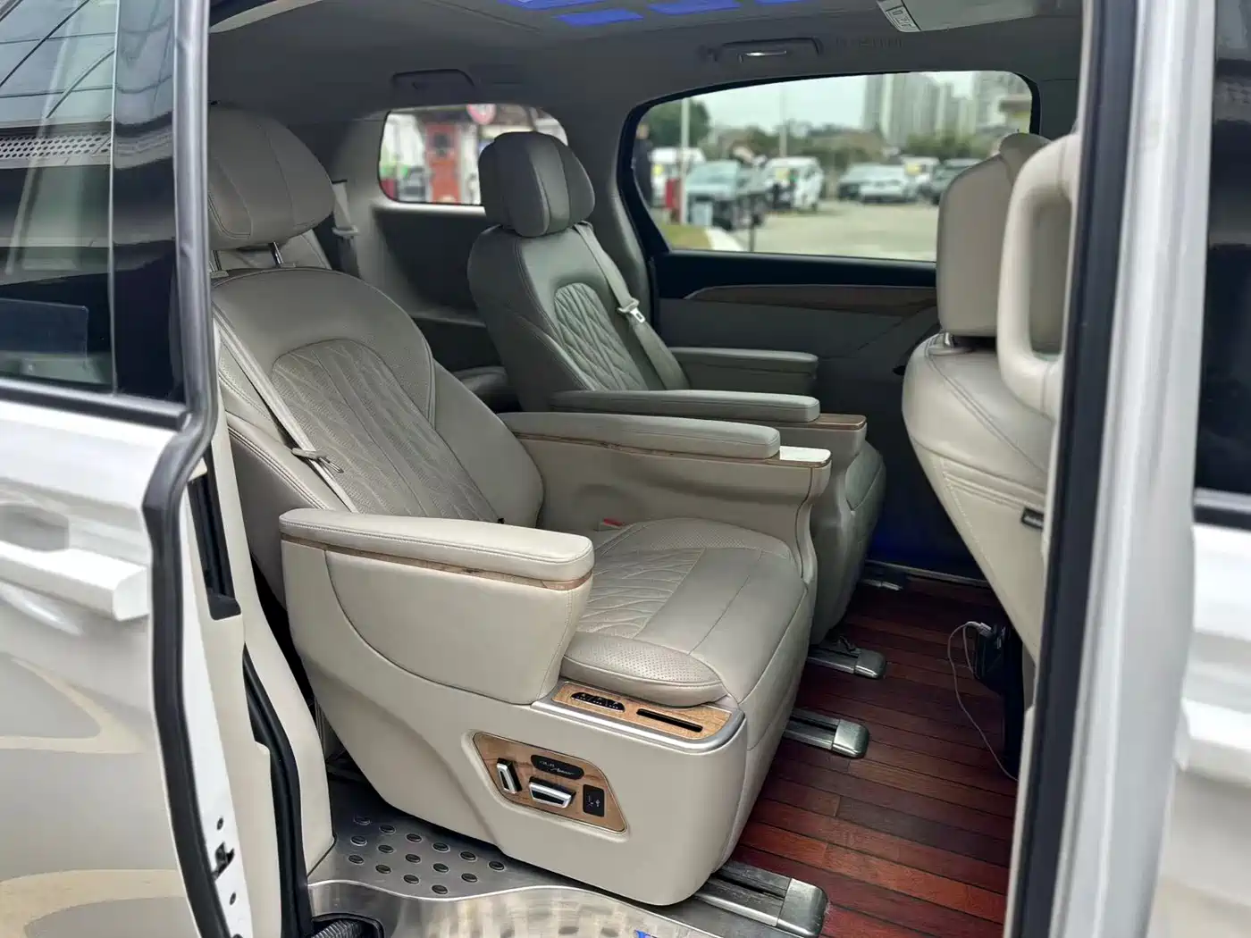 Buick GL8 2018 ES 28T Comfort Type China VI фото 11