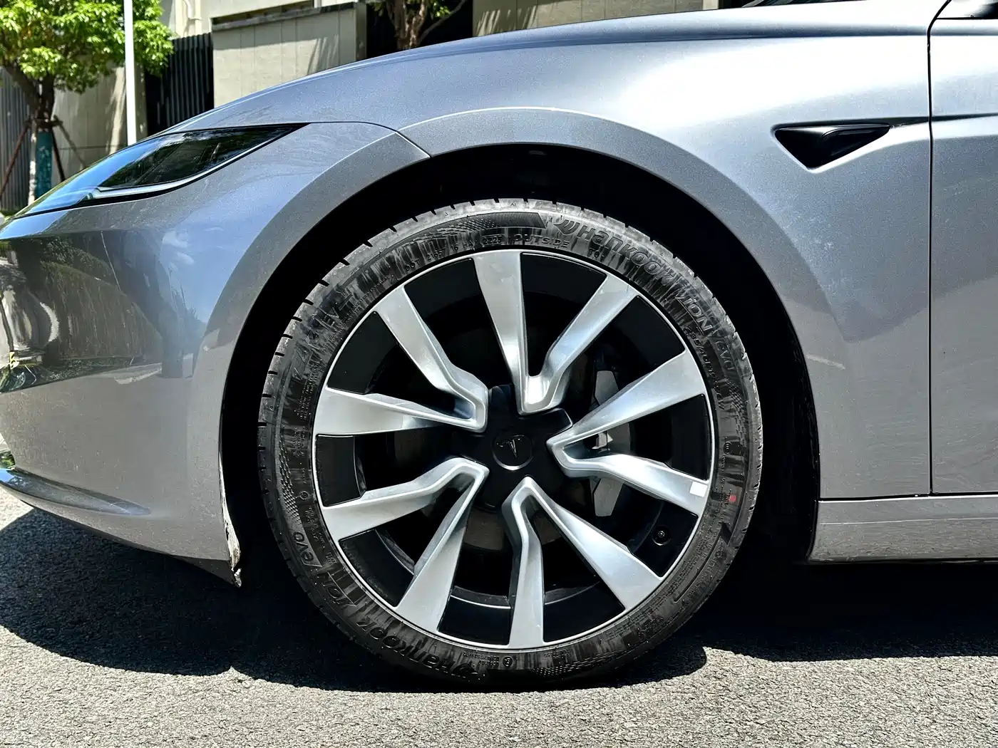 Tesla Model 3 2025 Long Range All-Wheel Drive фото 14