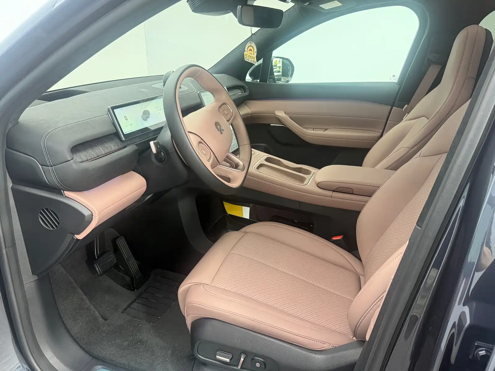 Фото 8 - NIO EC6