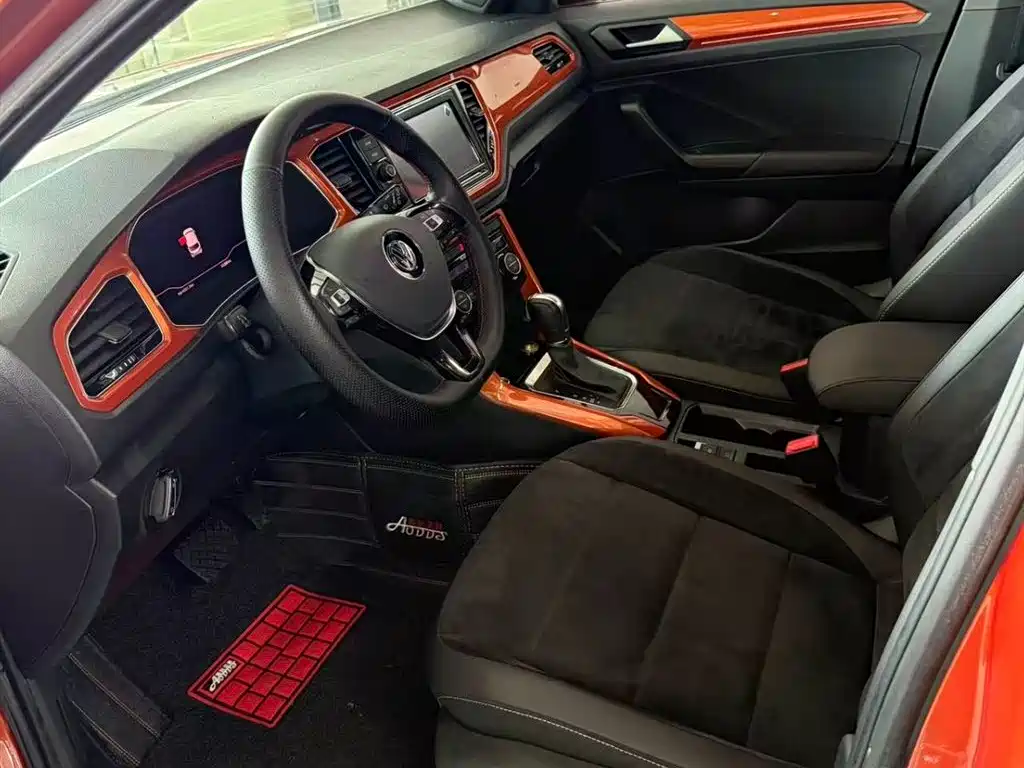 Volkswagen T-ROC 2019 280TSI DSG 2WD Luxury Type China VI фото 6