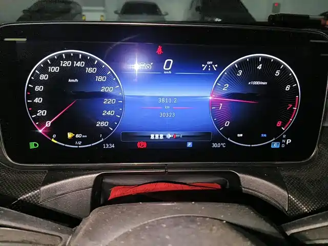 Mercedes-Benz C-Class 2023 Facelift II C 260 L Night Edition — фото 4