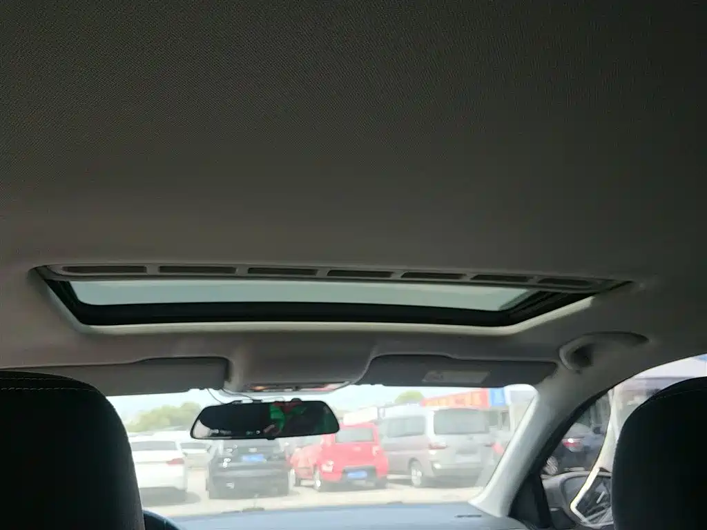 Škoda Rapid 2018 1.6L Automatic Comfort Edition фото 14
