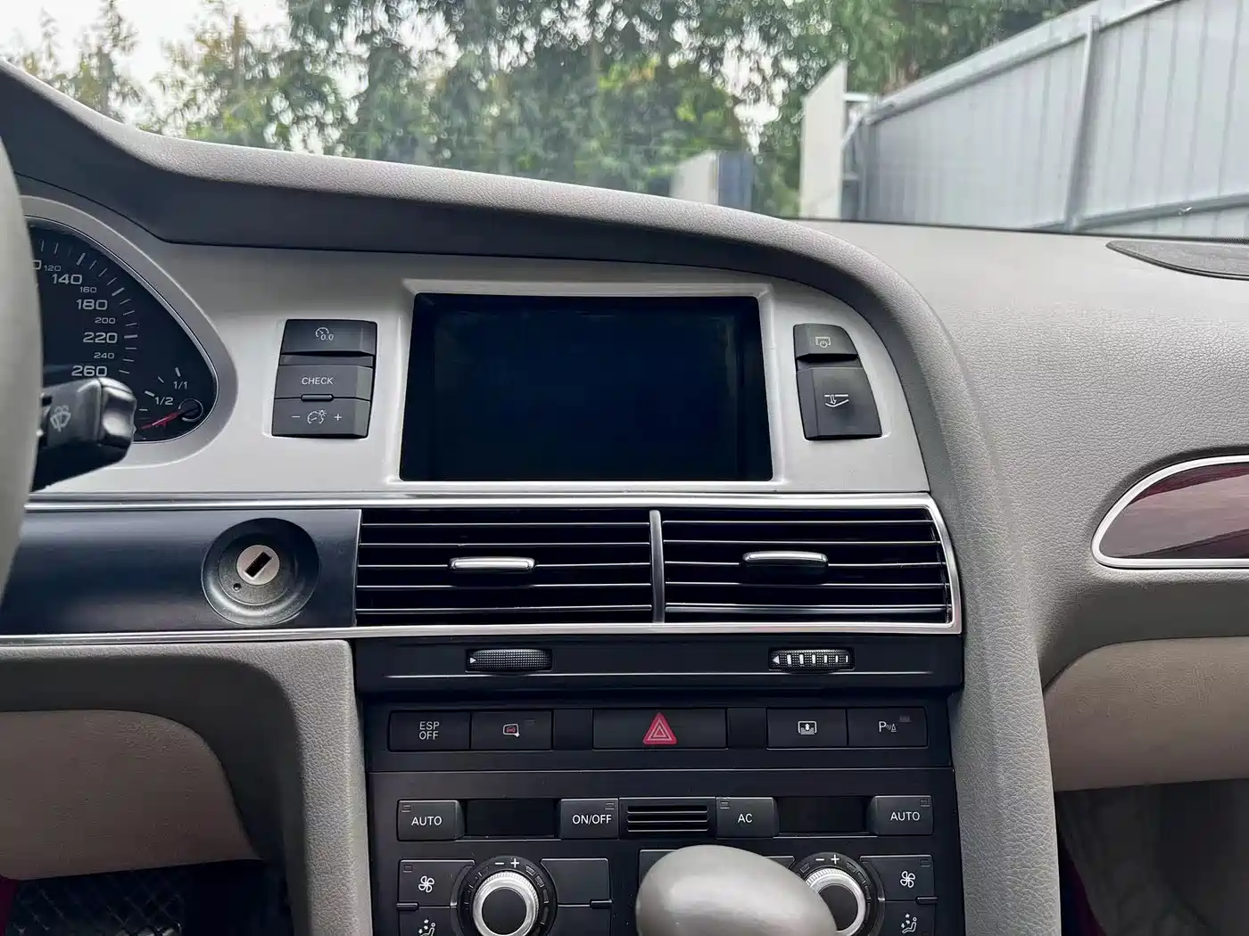 Фото 13 - Audi A6L