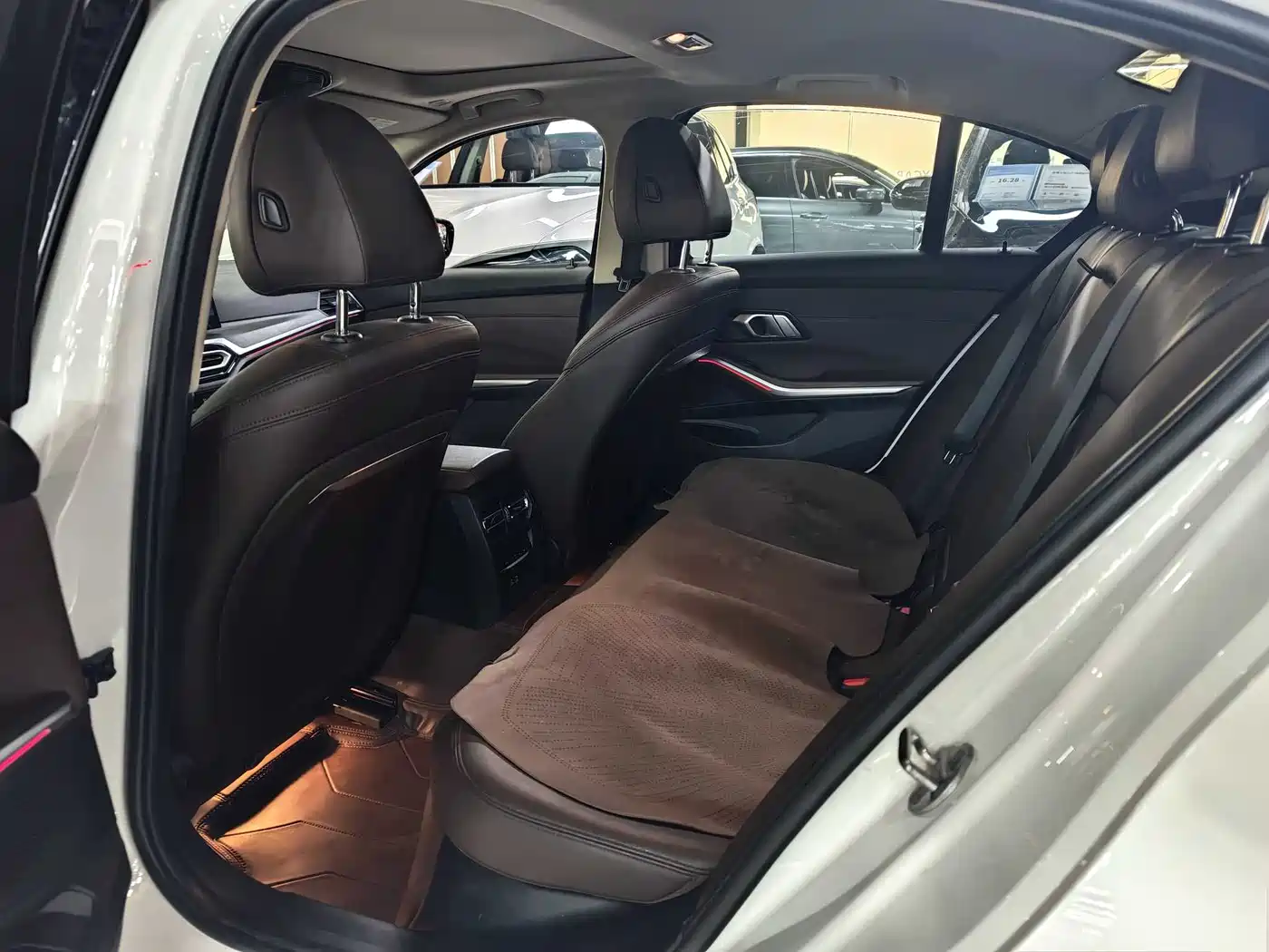 BMW 3 Series 2023 325i M Sport Package фото 11