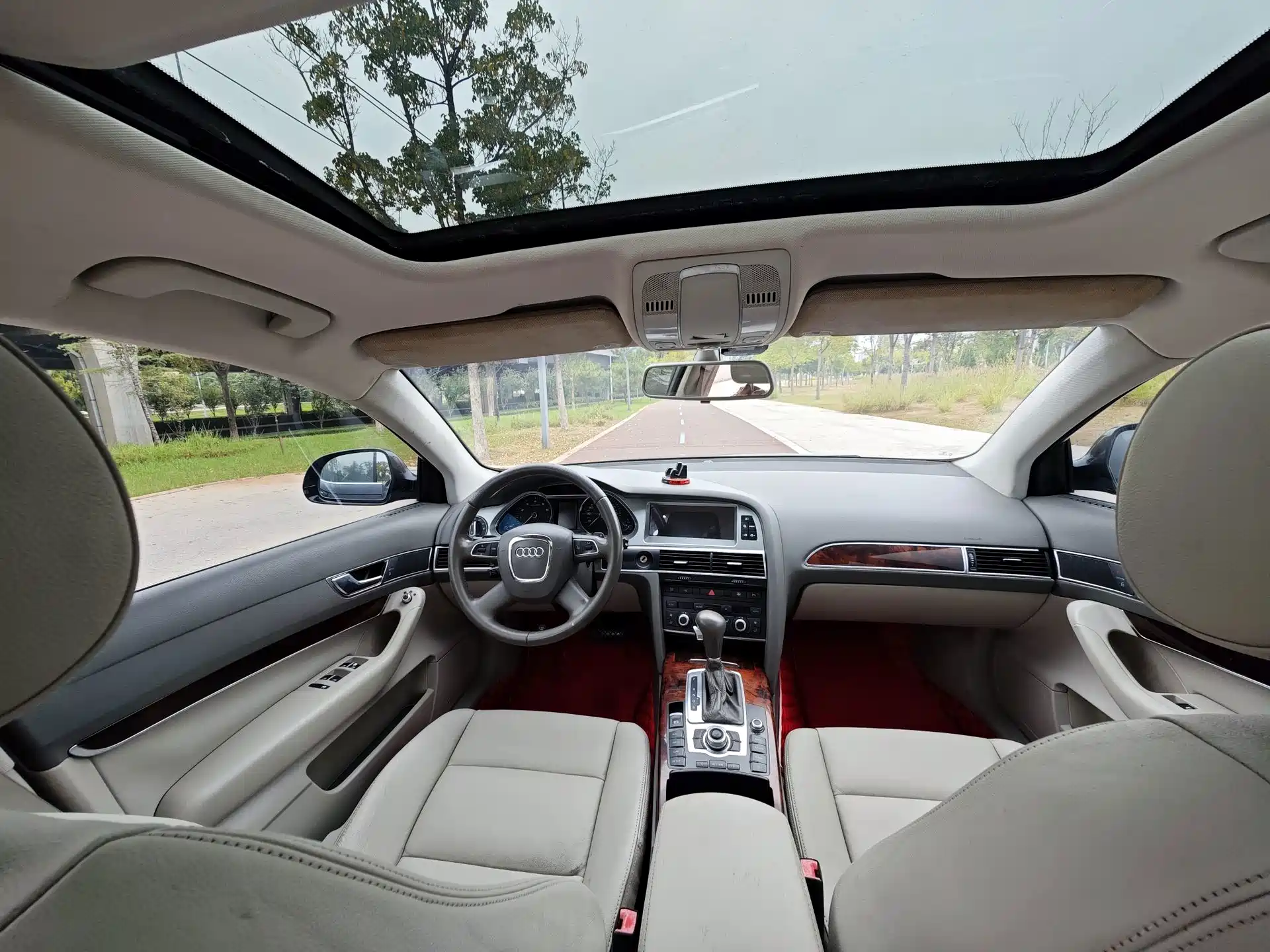 Photo 4 - Audi A6L