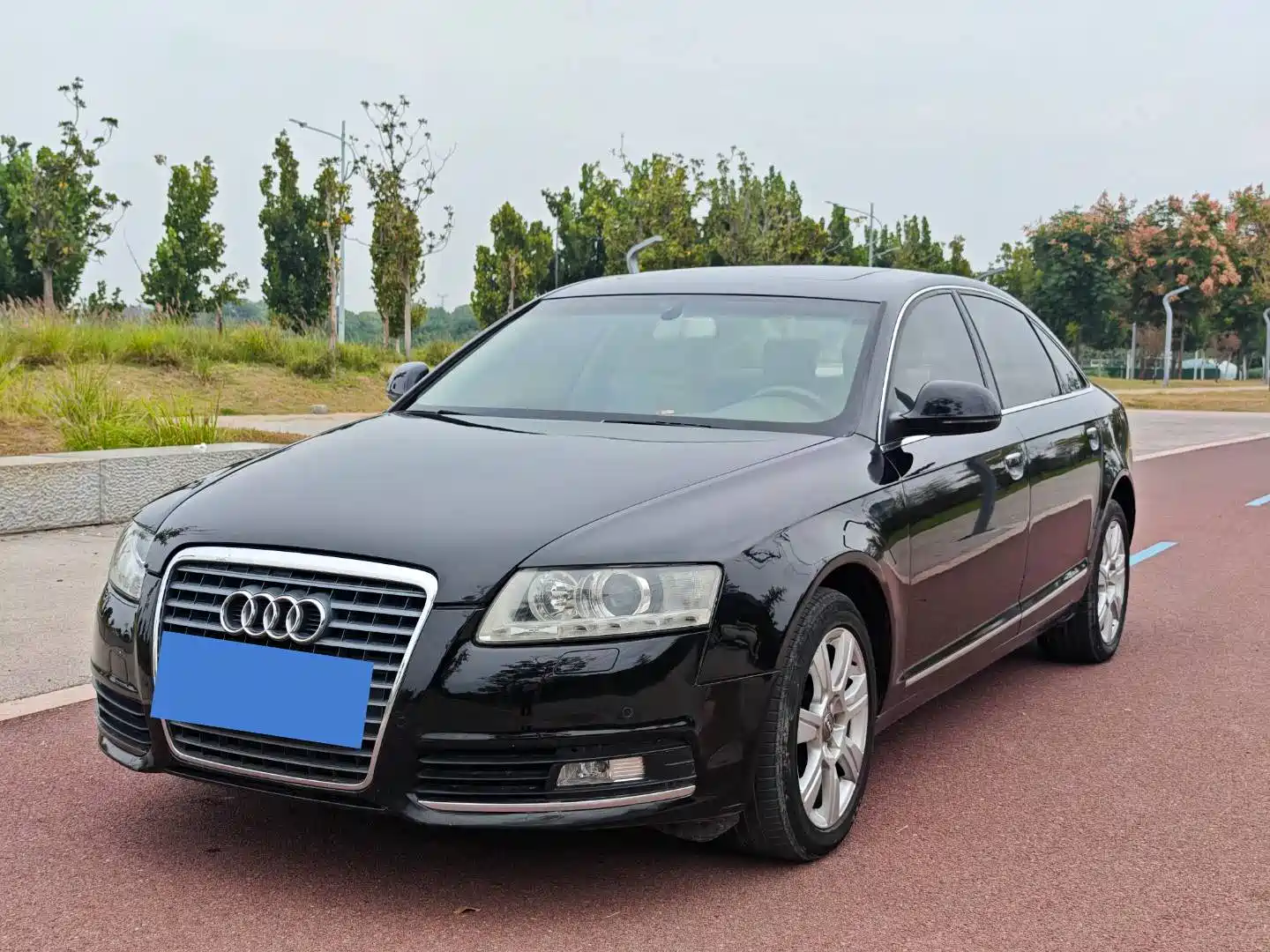 Photo 1 - Audi A6L