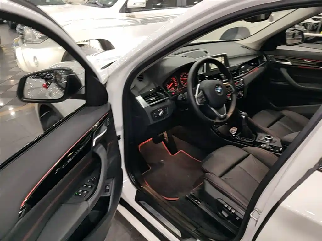 BMW X1 2016 sDrive20Li Luxury Model фото 16